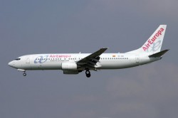 AirEuropa738(EC-IXO).jpg
