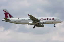 QatarAirwaysA320A7-AHSc.jpg