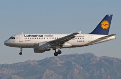 3013615_LufthansaItalia_A319_D-AKNF_PMI_21082011.jpg