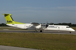 YL-BAY_AirBaltic_D8-Q400_MG_4159.jpg