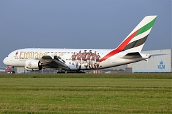 EmiratesA380A6-EETacmilanf.jpg