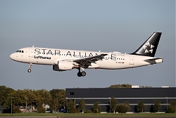 4096_A320_D-AIZH_Lufthansa_Star_Al_1400.jpg