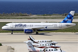 JetBlueAirwaysA320N661JBc.jpg